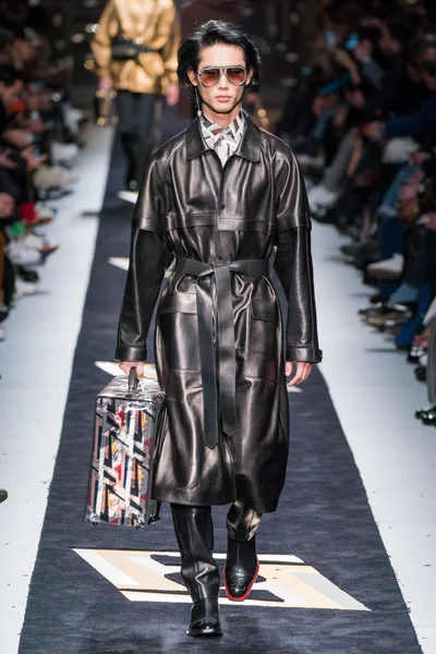 Look 45